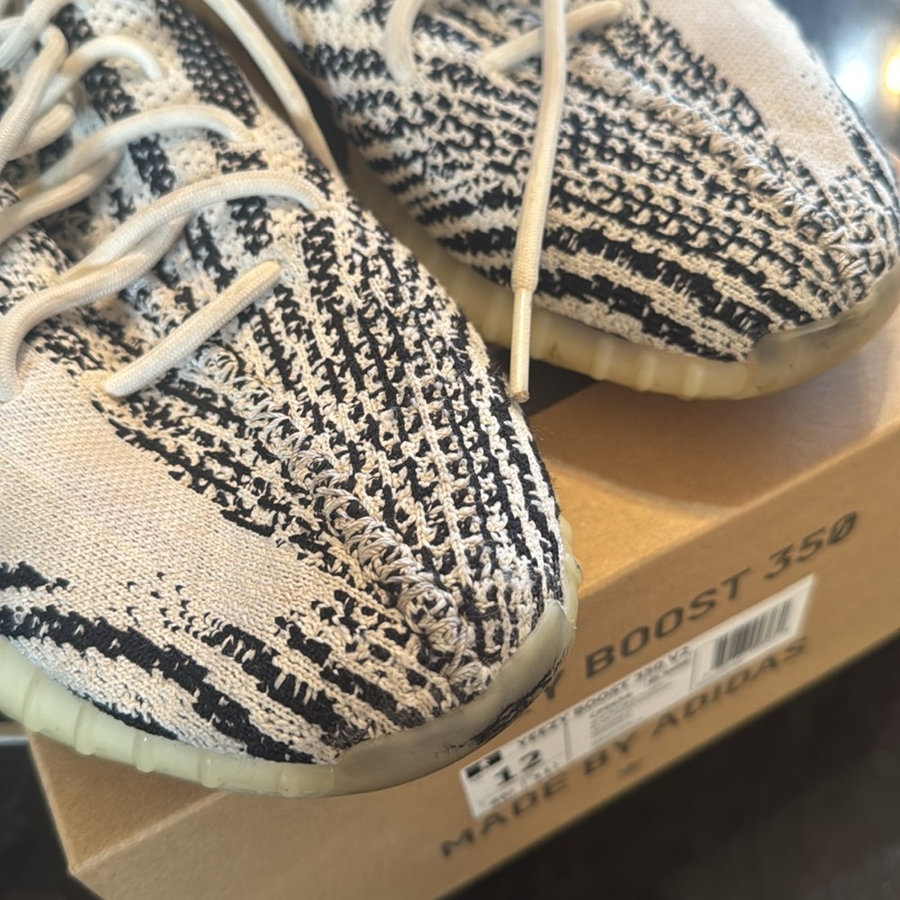Adidas Yeezy Boost 350 V2 Zebra CP9654 Men's Size 12 - Picture 2 of 7